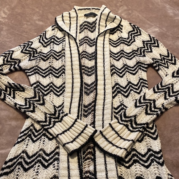 Cute black and white cardigan - Picture 3 of 3